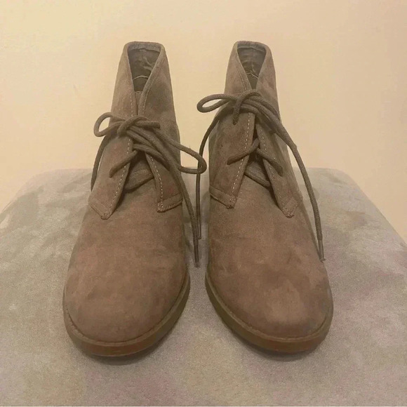 Carlos Santana Shoes - CARLOS SANTANA GRAHAM LACE UP FAUX SUEDE TAUPE BOOTIES SIZE 8M